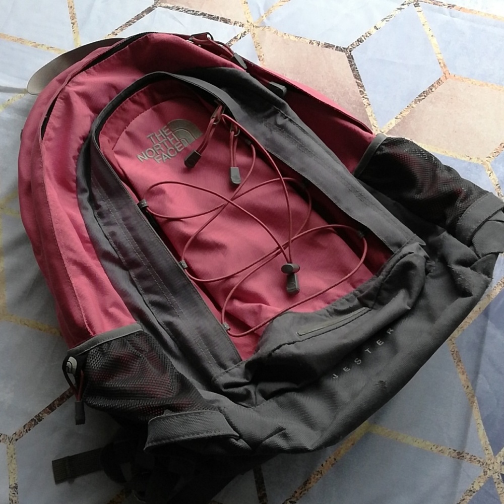 Pink North Face Jester backpack - Picture 1 of 7